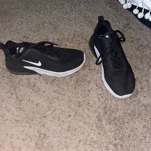 womans 8.5 black nike air max in good condition